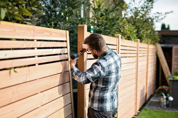Fence Needs Repairs